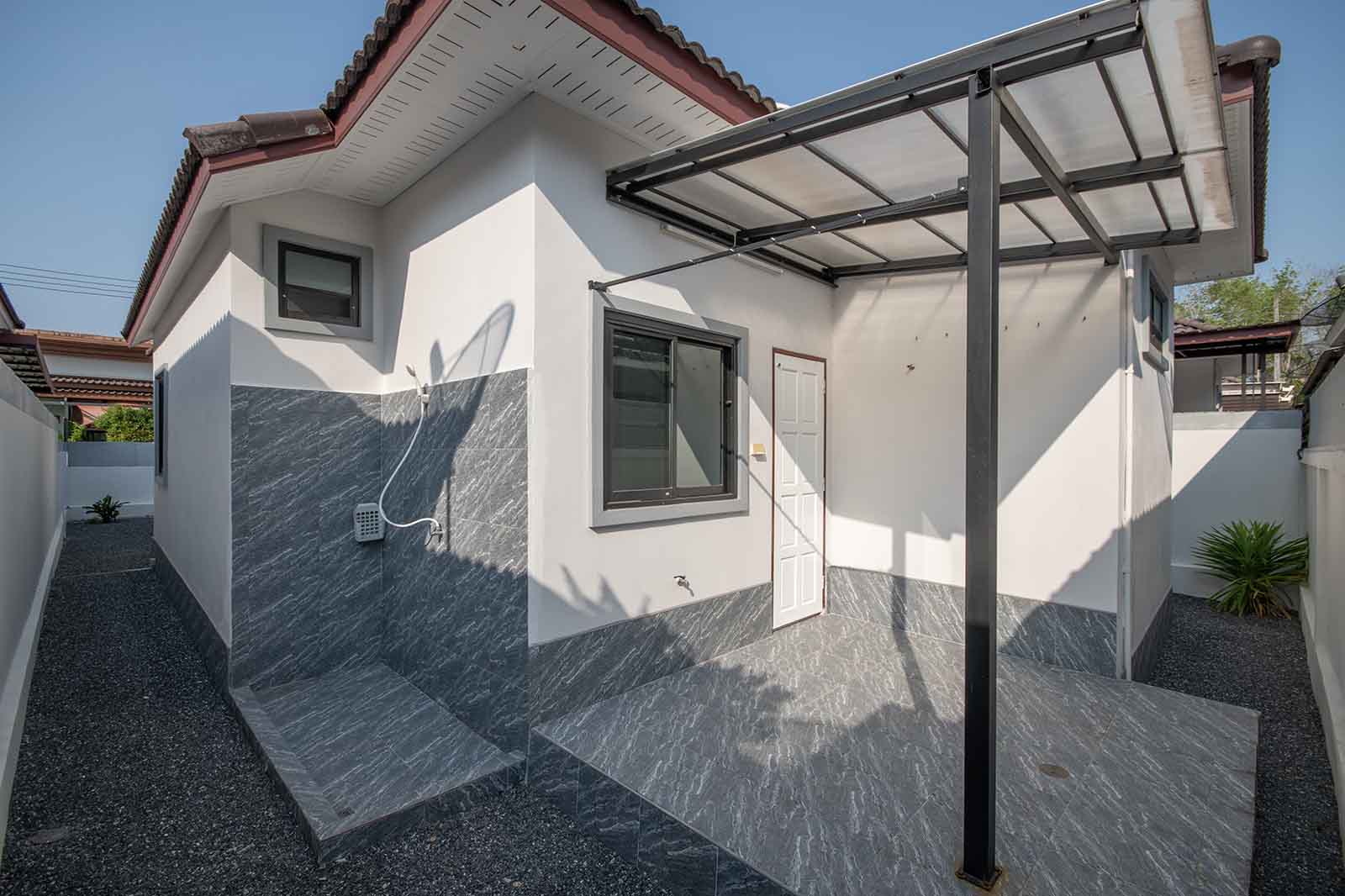 As new, Two-Bedroom Home in a Covenient Location As new, Two-Bedroom Home in a Covenient Location