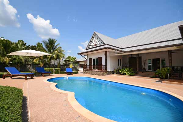 for sale - Attractive 7 Building Villa on large 2 Rai land area - Sai Thai, Krabi