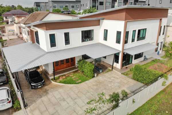 ขาย - บ้านสำหรับครอบครัวแบบสี่ห้องนอนขนาดใหญ่และทันสมัย  - Krabi Town, Krabi