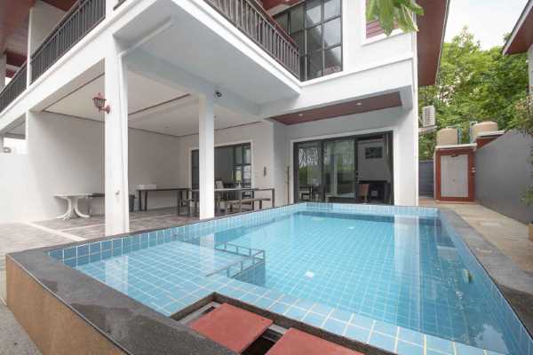 ให้เช่า - ที่พักพร้อมสระว่ายน้ำแบบสามห้องนอนกว้างขวางในพื้นที่เงียบสงบ - Ao Nang, Krabi